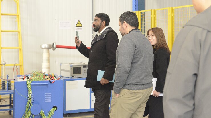 國外客戶到訪合眾電氣